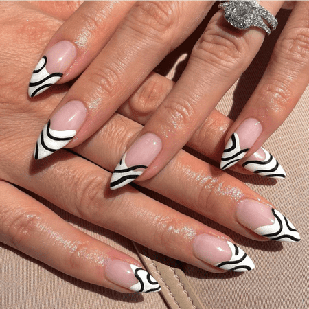 55 Creative but classic french tip nails to get a clean celebrity look