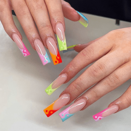 55 Creative but classic french tip nails to get a clean celebrity look