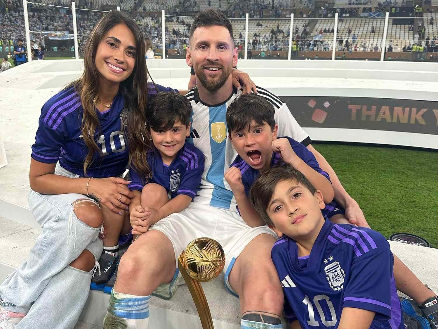 Lionel Messi: Mọi lựa chọn đều vì cô gái anh yêu từ hồi... 5 tuổi | Báo Dân  trí