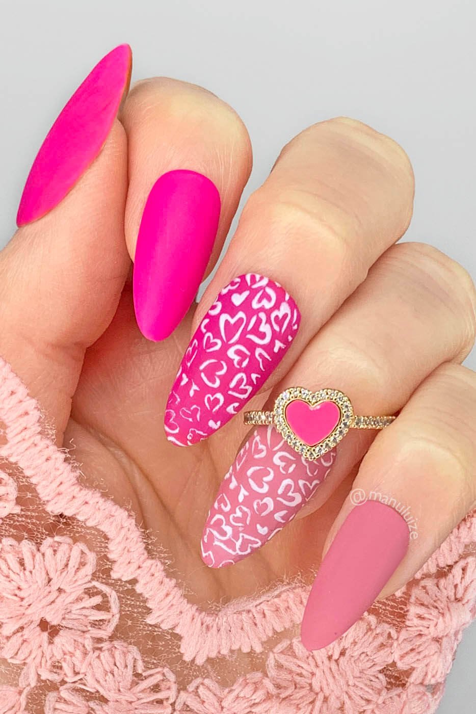 Valentines nails: heart pink nails