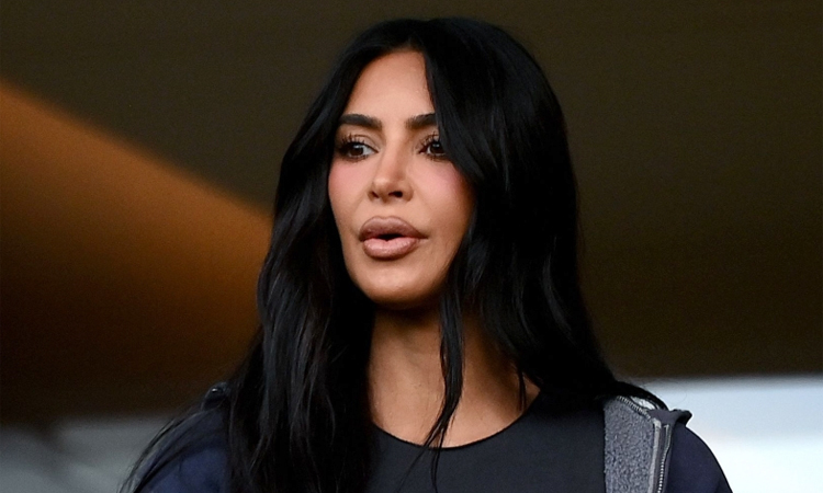 Kim Kardashian bị đổ lỗi cổ vũ bóng đá đội nào đội đó thua - Ngôi sao