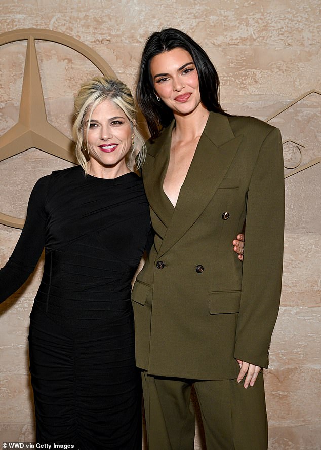 Selma posed up with Kendall Jenner — eight years after she played Kendall's mom Kris Jenner in FX's The People v. O. J. Simpson: American Crime Story