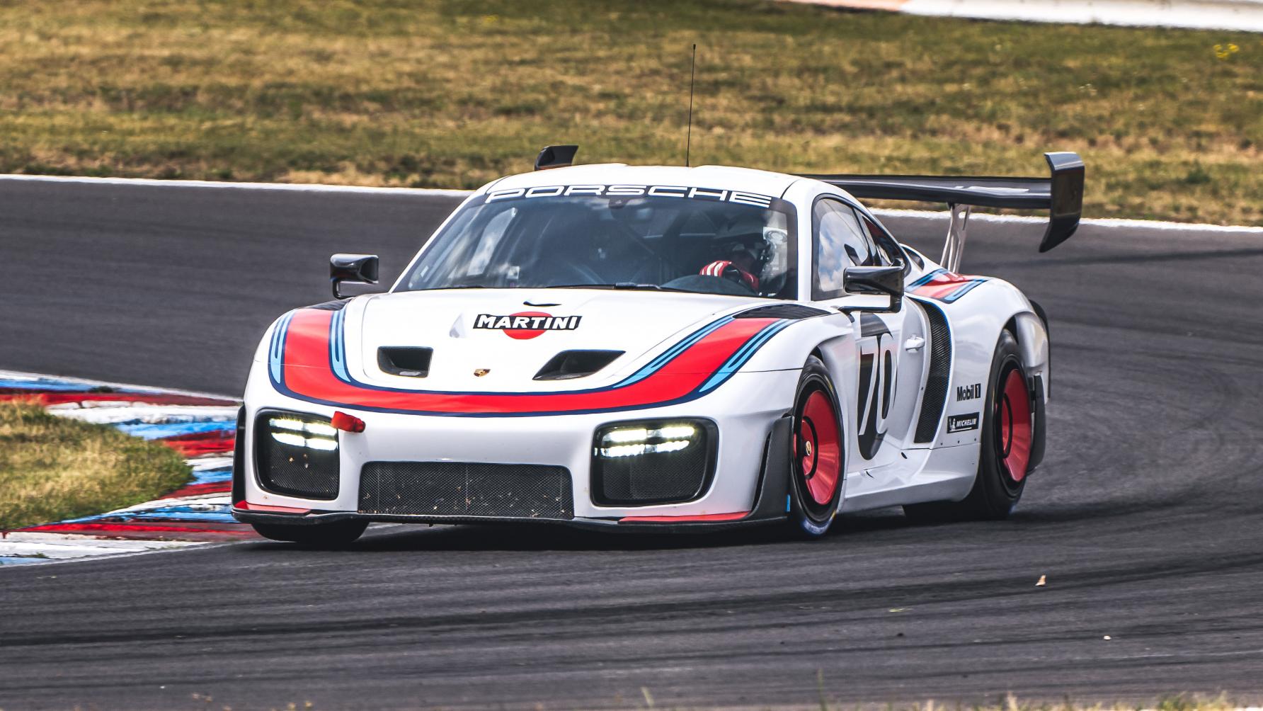 Porsche 935 on track