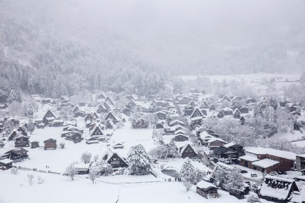 gassho-zukuri in Gokayama & Shirakawa-go covered in snow