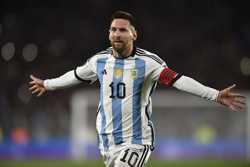 Messi vẫn trở lại đội tuyển Argentina dù đang chấn thương