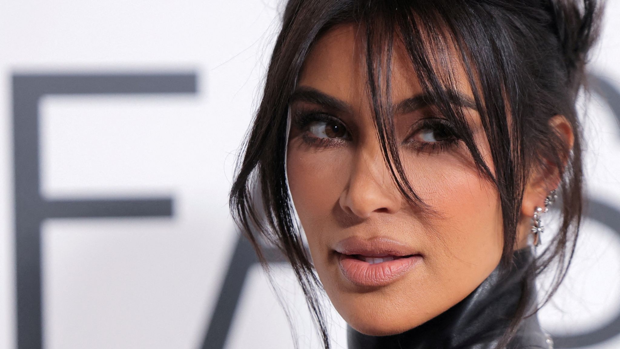 Kim Kardashian leaves tag on Balenciaga dress at Paris Fashion Show event |  Ents & Arts News | Sky News