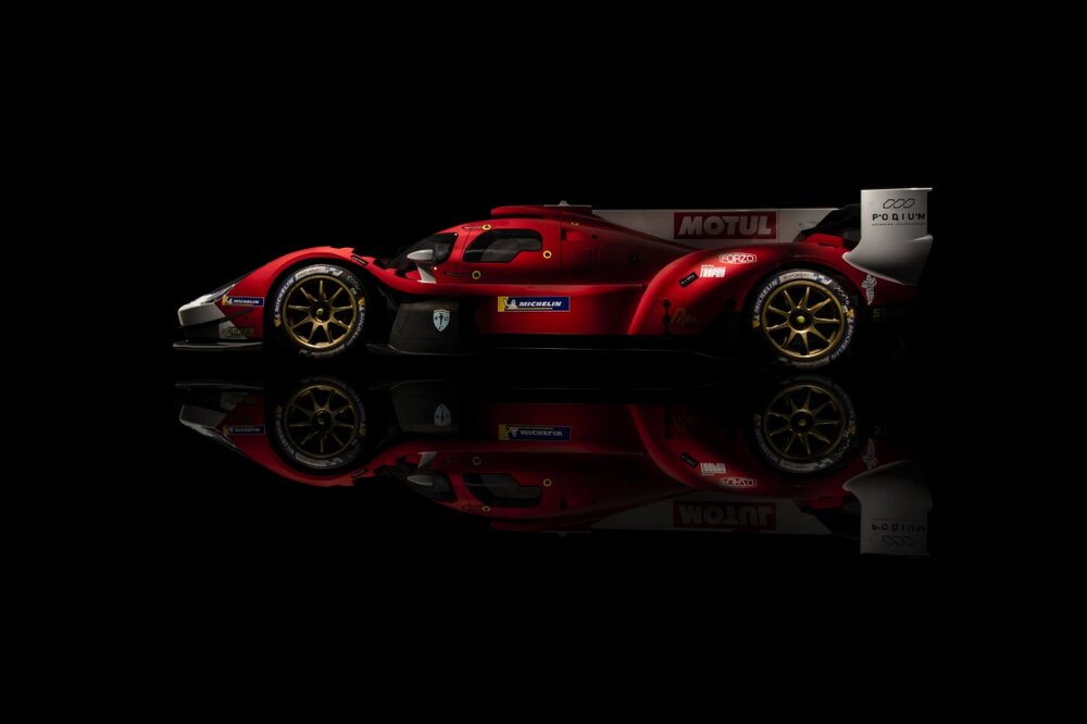Red SCG 007 on black background