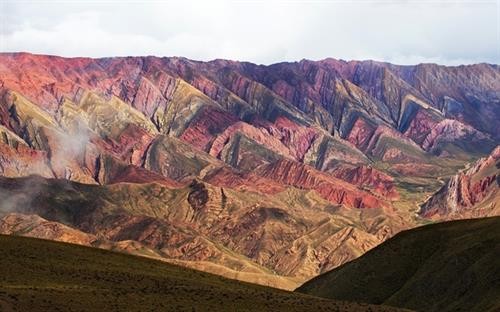 Thung lũng Quebrada de Humahuaca là di sản thế giới tại Jujuy, Argentina. Khu vực này là nơi sinh sống của cư dân trong khoảng ít nhất 10.000 năm qua. Dòng sông Rio Grande chạy qua thung lũng trong suốt mùa hè. (Ảnh: Fotolia)