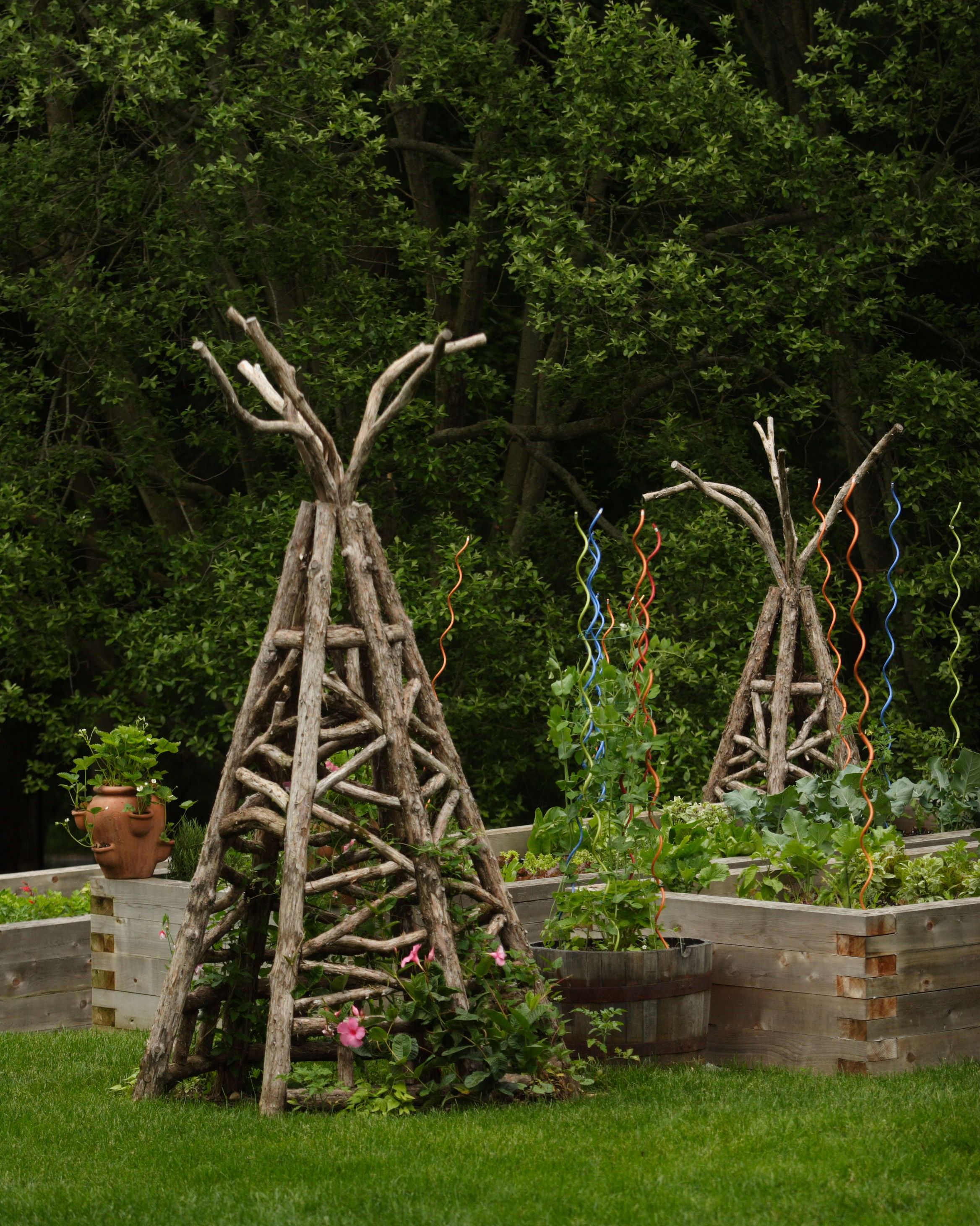 a wooden structure with a rope attached to it