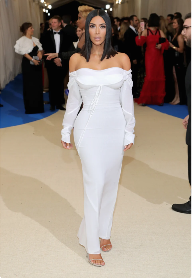 Hội chị em Kardashian - Jenner luôn tích cực chặt chém tại &quot;Oscar thời trang&quot;, ai là người có gu nhất? - Ảnh 5.