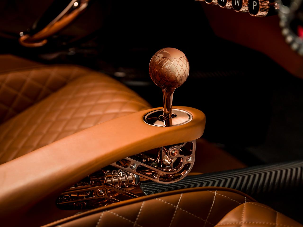 This gearshift lever mechanism design borders on steampunk