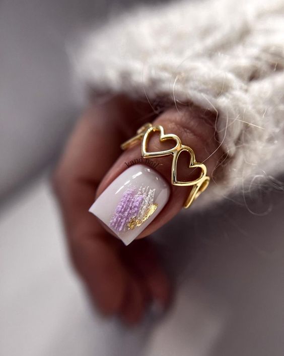 15 Chic Short White New Year's Nail Ideas for 2024