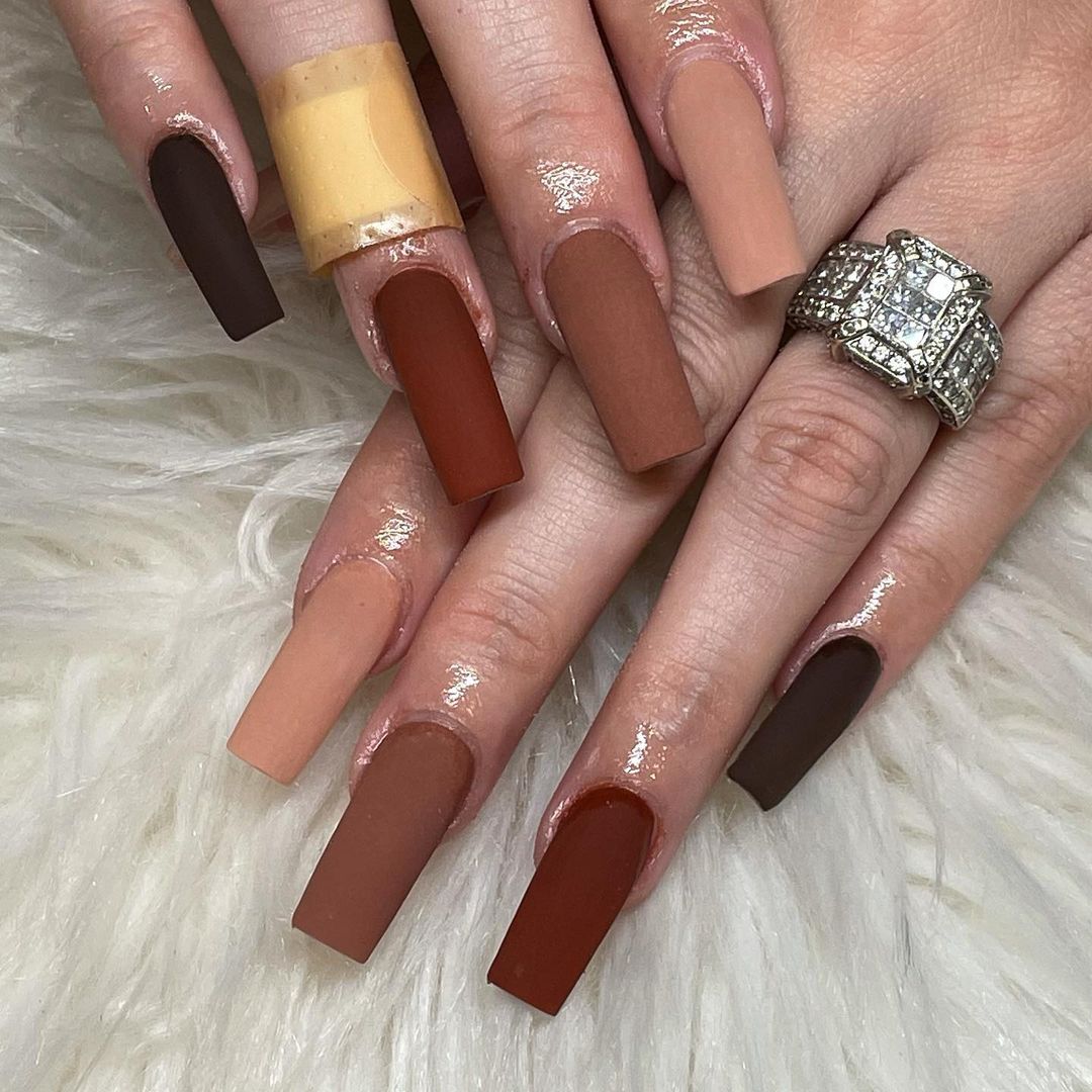 27 Ideas for Fall Themed Nails