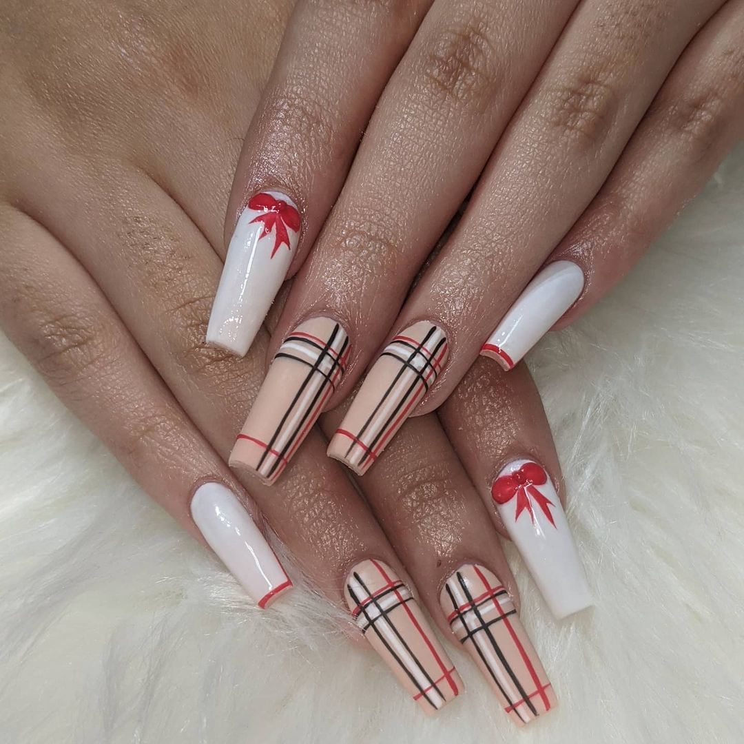 25 Trendy Ideas for Fall Plaid Nails 2024