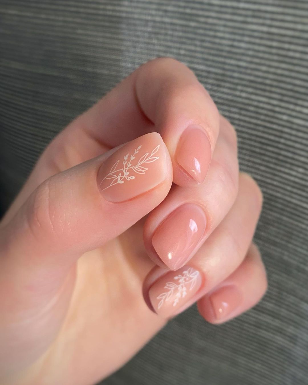 29 Elegant Ideas for Nude Fall Nails 2024