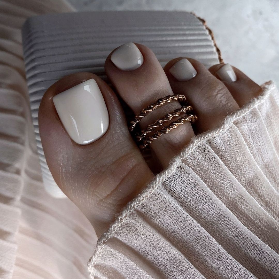 Step into Summer with Style: 27 Pedicure Colors Perfect for Sunny Days