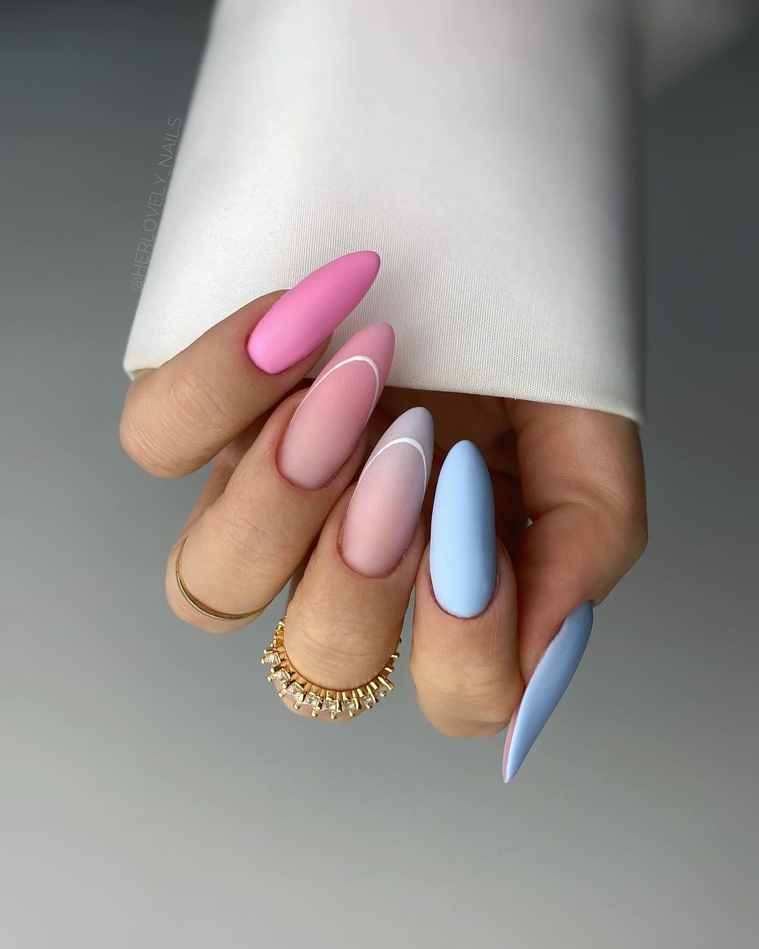 Sizzling Hot Designs: Summer Ombre Nails to Elevate Your Look