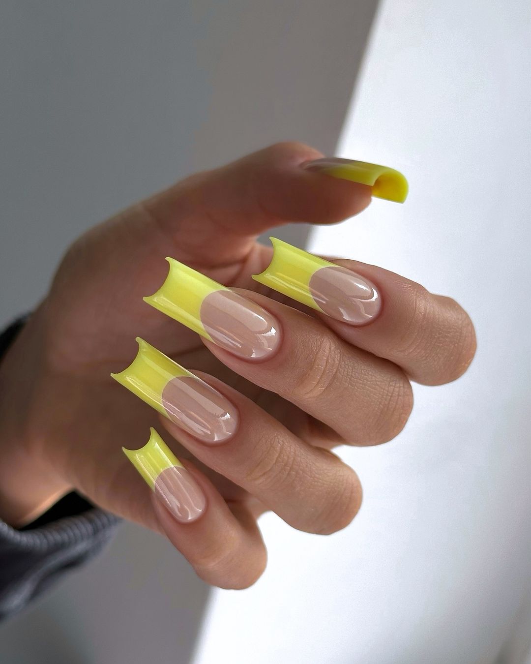 Chic Tips: Summer French Nail Designs & Color Ideas