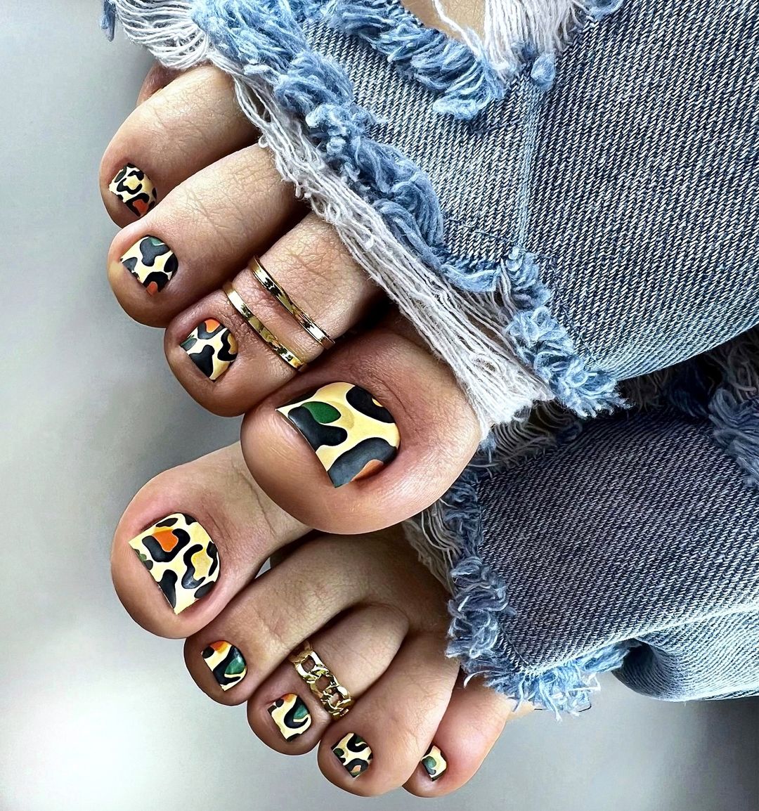 Dive into Summer Vibes: 29 Pedicure Designs to Make Your Toes Pop!