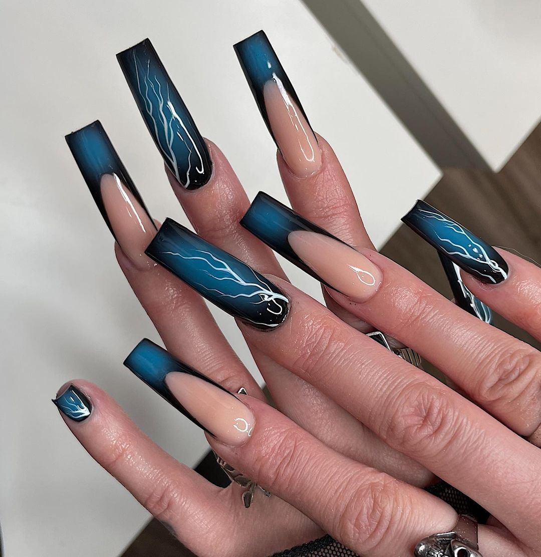 27 Stunning Blue and Silver Nails Ideas for Your Next Manicure