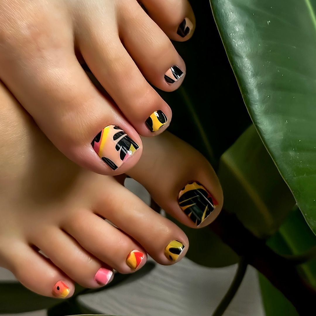 Step into Summer with Style: 27 Pedicure Colors Perfect for Sunny Days