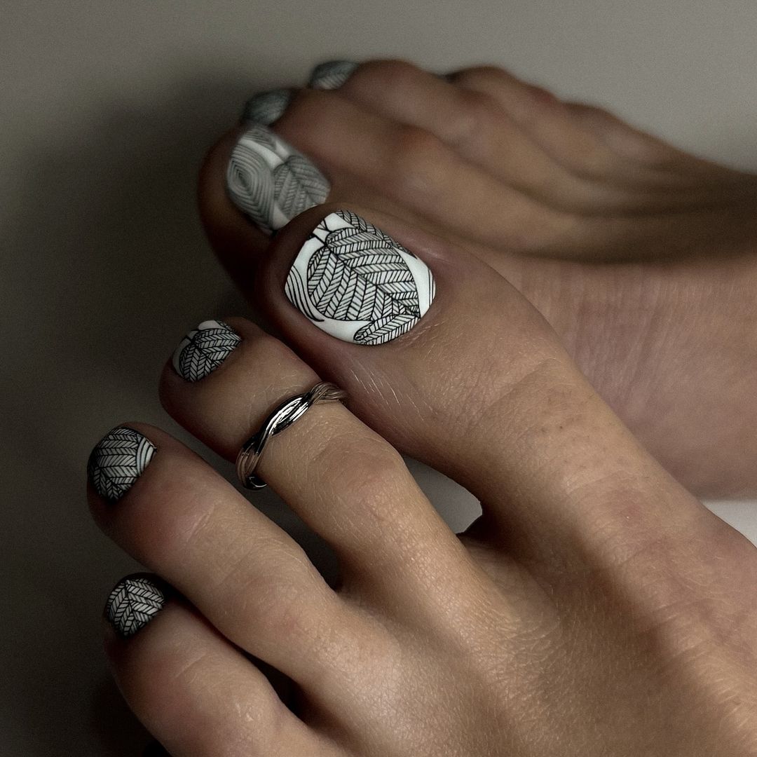 Fall Toe Nail Colors: 27 Stunning Ideas for the Season