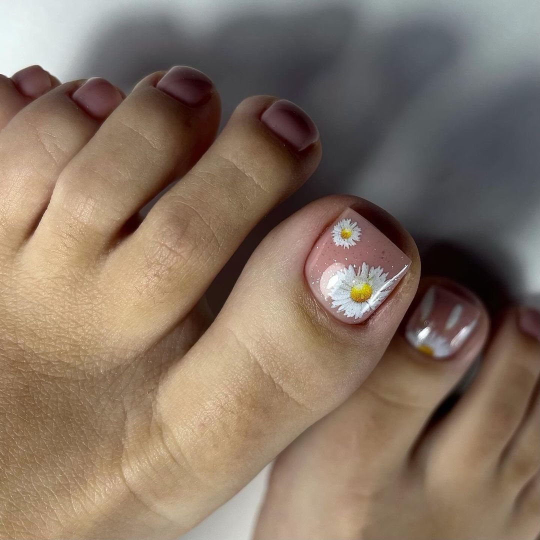 Step into Summer with Style: 27 Pedicure Colors Perfect for Sunny Days