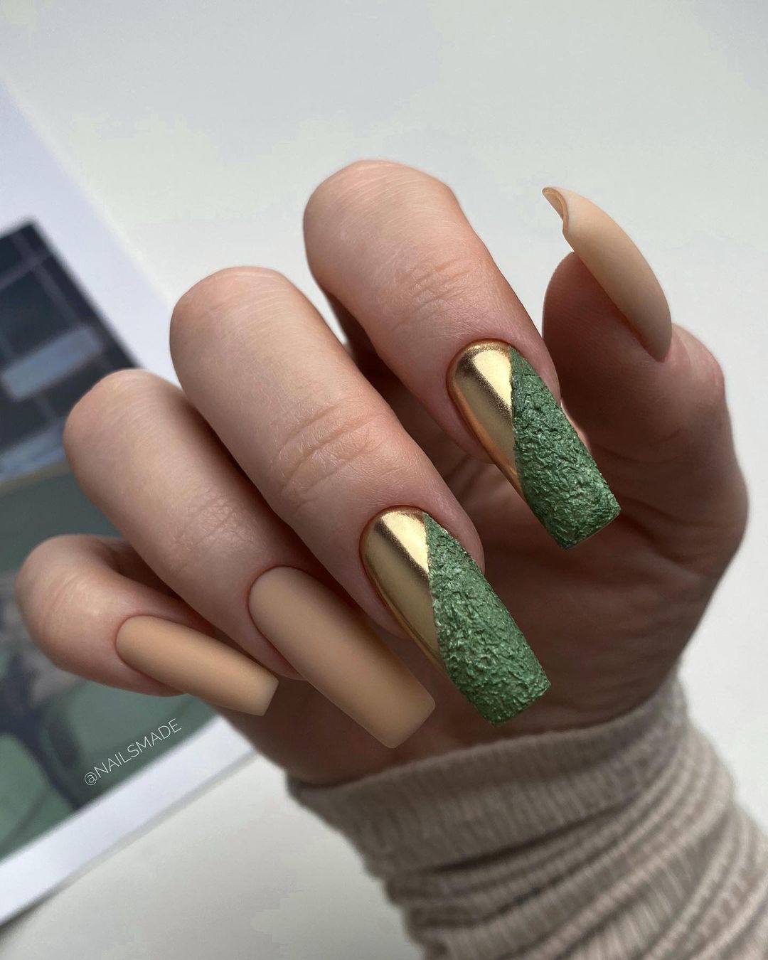 27 Captivating Ideas for Fall Dip Nails