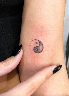 Phần này chứa: Tattoo ying yang |  tattoo ideas for couples creative best friends